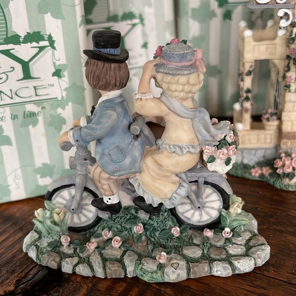 Ivy & Innocence Chapter 1 Parker’s Bed & Breakfast 4 pc - Picture 7 of 15